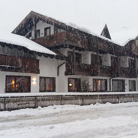 Albergo Garni Martina Carisolo Buitenkant foto